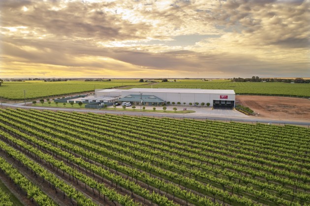 Perfection Fresh has taken full ownership of Fruit Master Australia after the exit of two key partners. Fruit Master is one of Australia&rsquo;s largest vertically integrated table grape businesses, with four farms in New South Wales, Victoria and Queensland.
