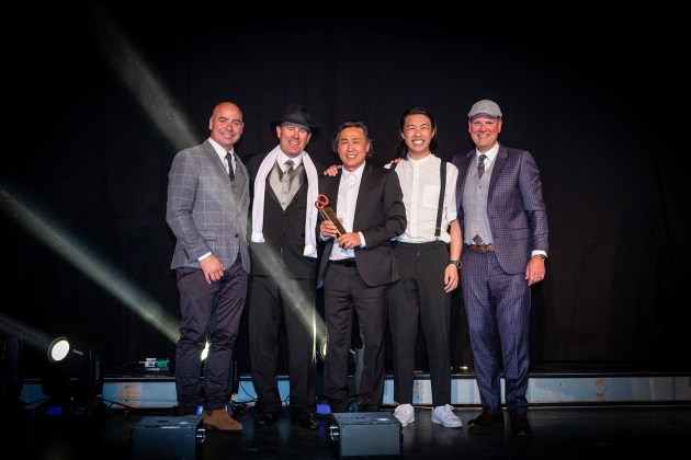 (Pic: Fujitsu General) Dealers celebrate on Hamilton Island