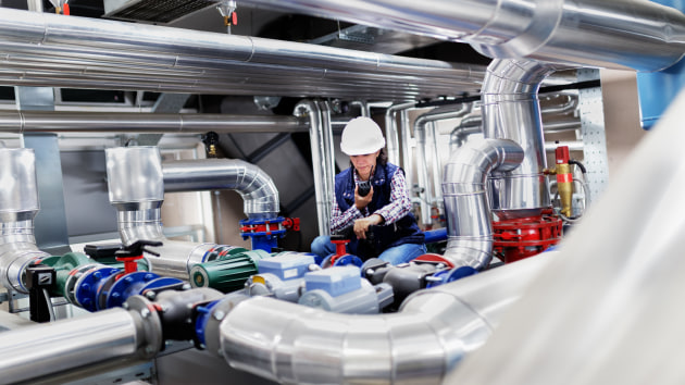 Queensland Manufacturing Minister, Glenn Butcher, has launched a new round of Made in Queensland (MiQ) grants, with an additional $20 million available to help manufacturers grow and create more manufacturing jobs.
Source: Getty Images