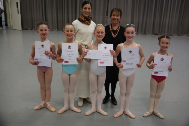 GRADE 1 WINNERS (L-R)
Rebecca Hill 2nd Place, Bridgette McLeod 3rd Place, Macy MacDonald Artistry, Isla Graham 1st Place, Gillian Berg Encouragement