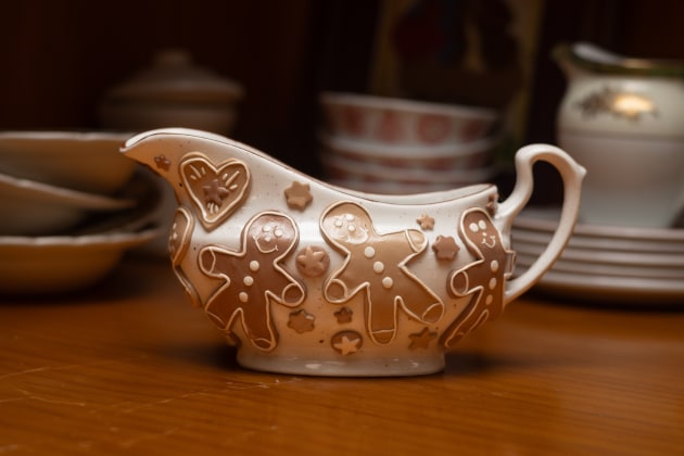 The gravy boat designs are inspired by the elements of an Australian Christmas.
