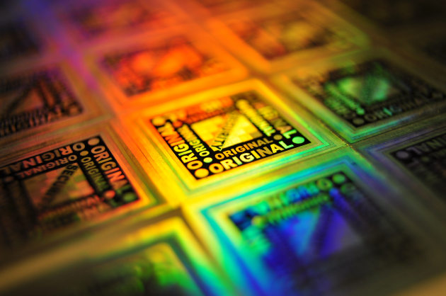 Anti-counerfeit: holograms on labels