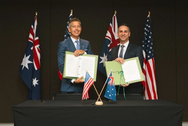 Acting NASA Administrator Sean Duffy and Australian Space Agency Head Enrico Palermo signed an agreement 30 September, 2025, in Sydney that strengthens collaboration in aeronautics and space exploration between the two nations. 

Credit: NASA / Max van Otter