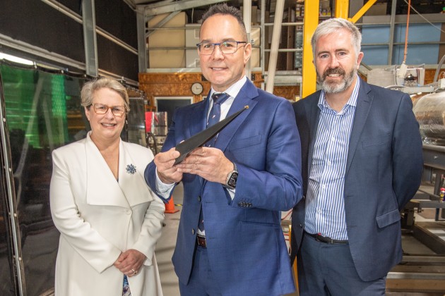 University of Southern Queensland Vice-Chancellor Professor Geraldine Mackenzie, iLAuNCH Executive Director Darin Lovett and Assistant Minister for Education, Senator Anthony Chisholm. (UniSQ)