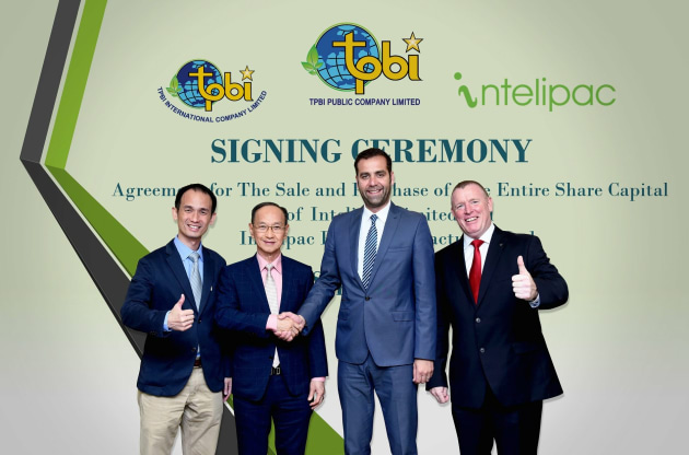 Deal sealed: (l-r) TPBI CFO  Kamol Borrisuttanakul, CEO Somsak Borrisuttanakul, Intelipac MD John Wilkinson and Duncan Edwards