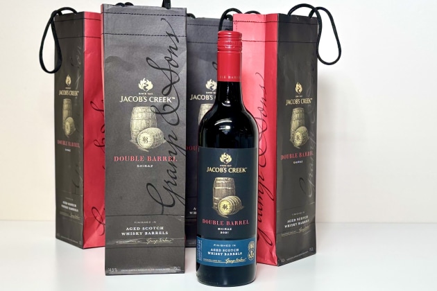 Jacob&rsquo;s Creek Wine Packed in A Gift Bag Made with Paptic Returns for the Holiday Season