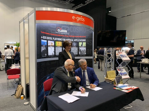 Italian Ambassador Francesca Tardioli, Chairman of Leonardo Australia Michael Lenton (on the left), and SmartSat CEO & Managing Director Andy Korionos. 
Leonardo