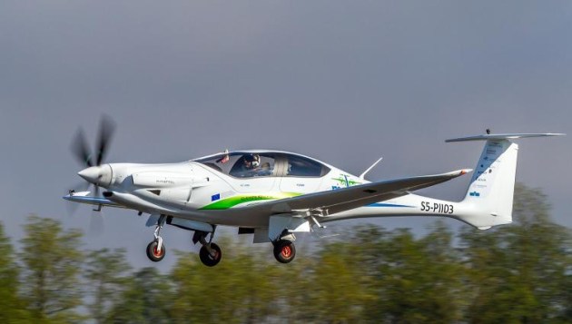 The MAHEPA Pipistrel Panthera in flight. (Pipistrel Aircraft)