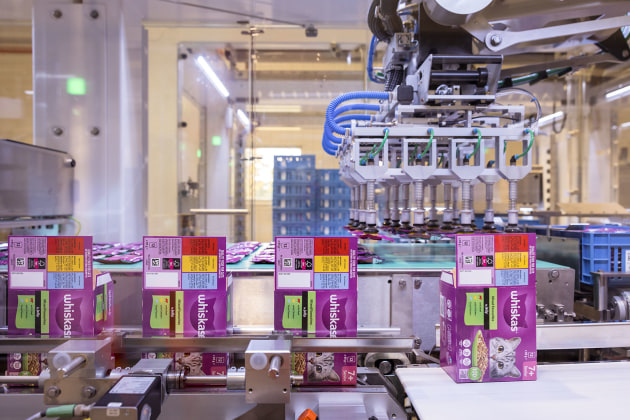 Mars has officially opened a new $112.6 million pet food manufacturing facility in Wodonga, Victoria, establishing what the company describes as Australia's largest dedicated wet cat food pouch production site.
Source: Mars