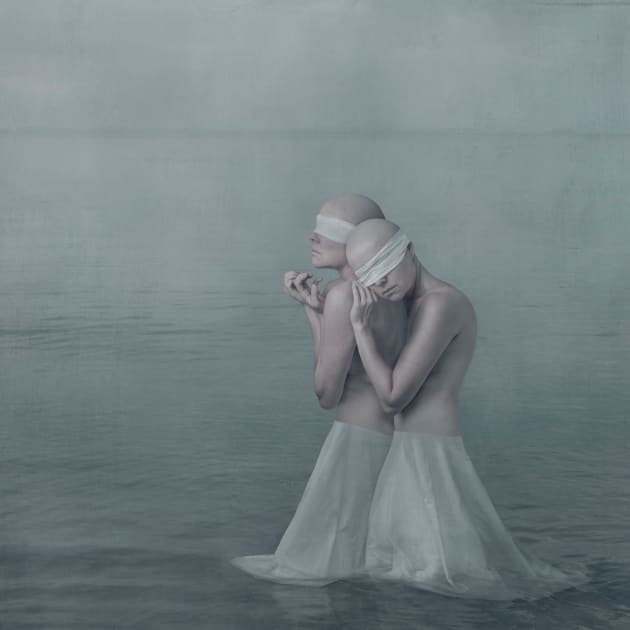 &copy; Agata Mayes