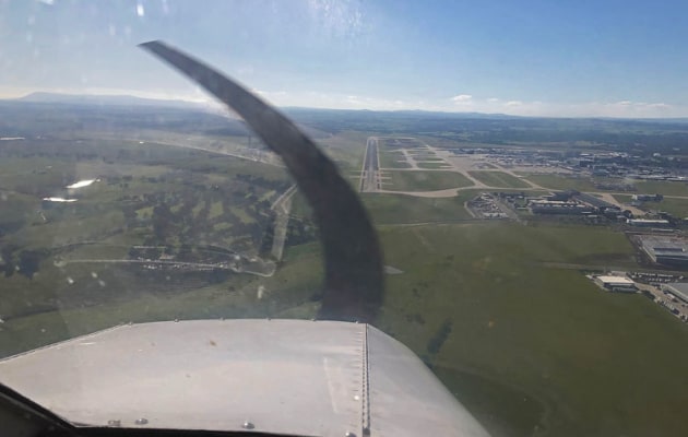 Wedgetail Leader on final for 34 at ML. (Glenda Smith)
