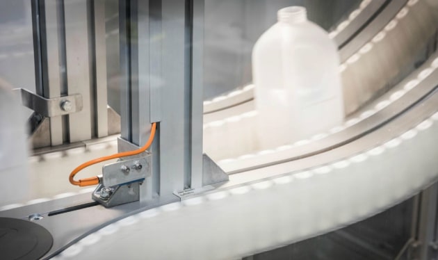 FlexCAM&rsquo;s positive bottle inverter in action.