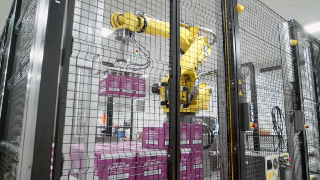 Mondēlez's expansion and upgrade at its Gourmet Foods cracker manufacturing facility features an end to end "no touch" automated system.