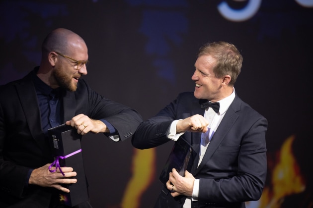 Tim Boast (L) from Never Never Distilling Co accepting the Emerging Business Award from Hon Stephen Patterson MP, Minister for Trade and Investment