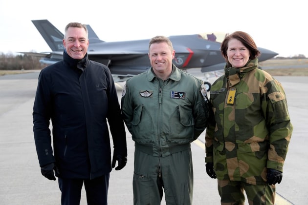 Norway's Minister of Defence Frank Bakke-Jensen, Lieutenant Colonel St&aring;le Nymoen (F-35 squadron chief) and Chief of the Norwegian Air Force Major General Tonje Skinnarland.
Norwegian Ministry of Defence