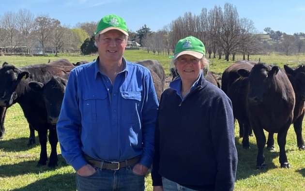 Winners of the 2023 MSA Excellence in Eating Quality Award for NSW  (larger non-grainfed), Roger and Missy Wilkinson.