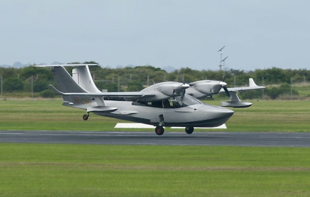 Seabear Southern Sun touches down at Point Cook as Michael Smith complete his centenary circumnavigation. (Phil Vabre)