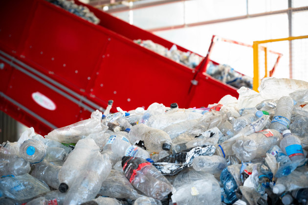 The launch of a $45 million PET recycling plant in Albury-Wodonga will increase the amount of locally sourced and recycled PET by two thirds, with roughly one billion PET beverage bottles being recycled every year. The project is the work of Circular Plastics Australia, a JV between beverage competitors Asahi Beverages and Coca-Cola Europacific Partners (CCEP), Pact Group, and Cleanaway Waste Management. (Image source: Pact Group)