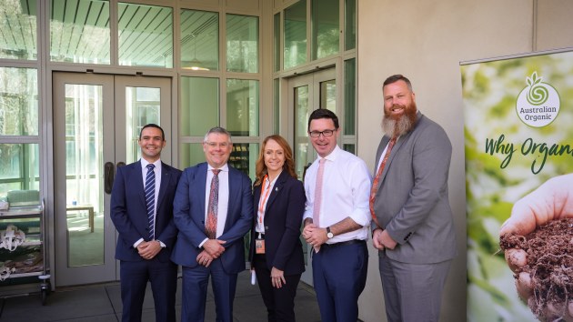 The Parliamentary Friends of Australia&rsquo;s Organic Industry (PFAOI) (left to right) Aaron Violi MP, Minister for Agriculture, Fisheries and Forestry, Murray Watt, AOL CEO Niki Ford, Leader of the Nationals, David Littleproud, and Dan Repacholi MP.