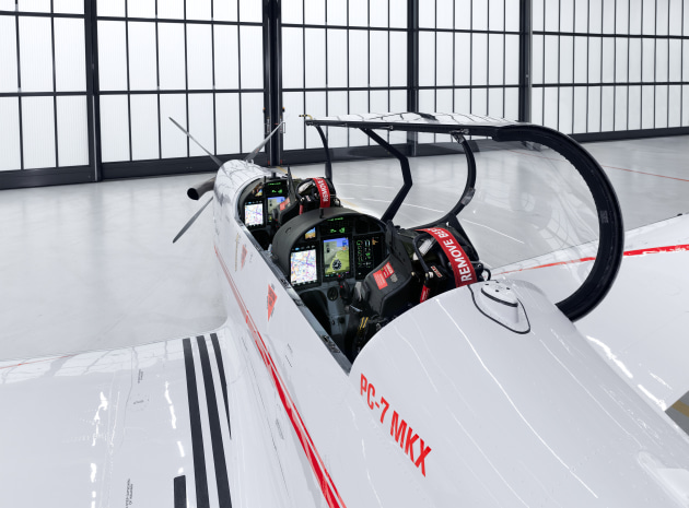 PC-7 MKX.

Credit: Pilatus