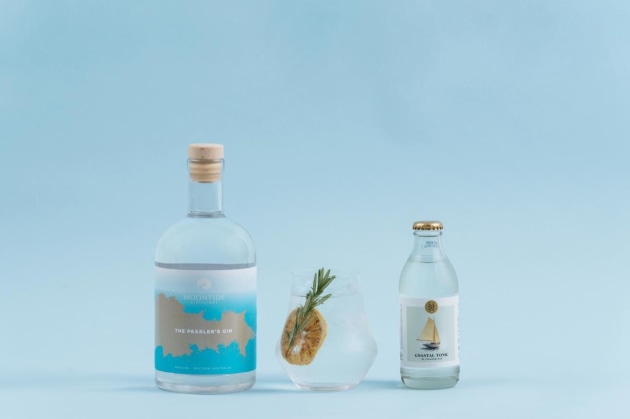 The Pearler&rsquo;s Gin is the result of Moontide Distillery working with Pearls of Australia and Indigenous owned business Mayi Harvests.
Image: Moontide Distillery