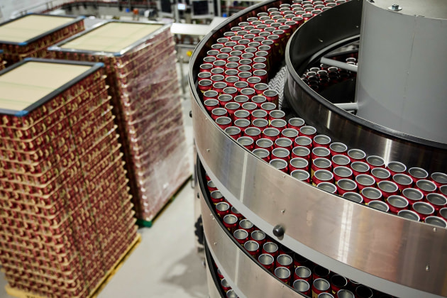 Conveying systems were supplied by Foodmach, with portals and spirals from Ambaflex.