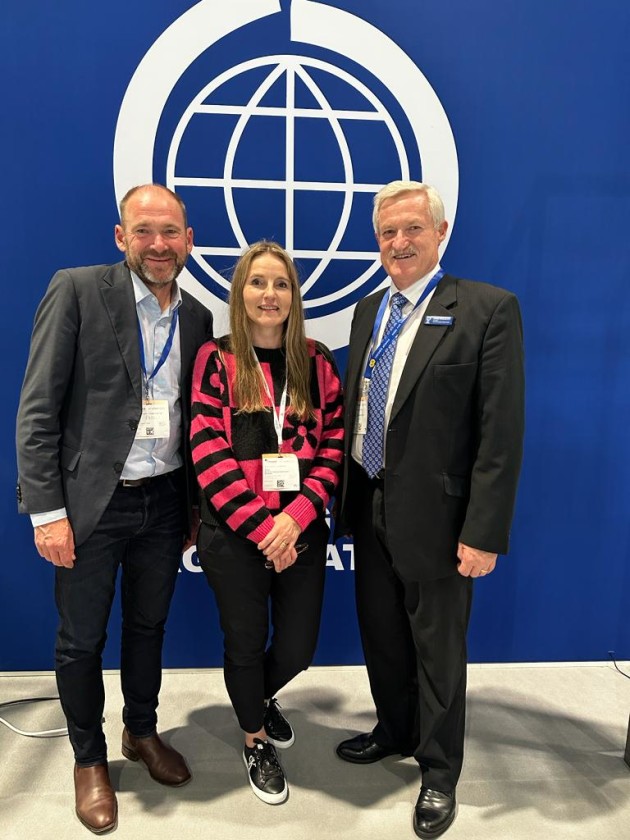 Phil Biggs, packaging Partners/ Foodmach with the WPO/AIP's Nerida Kelton and Pierre Pienaar.