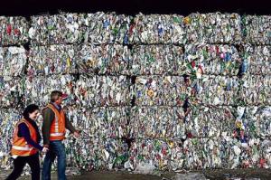 The state-based CDS is designed to help the government reach its target to reduce the volume of litter in NSW by 40 per cent by 2020.