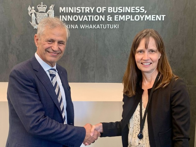 Professor Andy Koronios, SmartSat CRC Chief Executive Officer and Robyn Henderson, Acting Head of the New Zealand Space Agency.
Credit: SmartSat