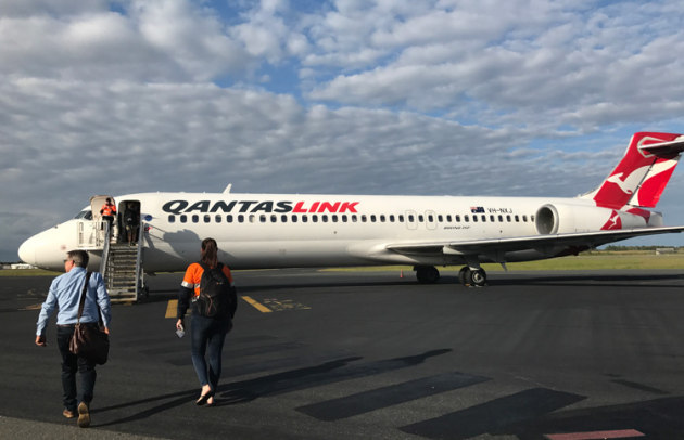 A Qlink B717 at Mackay. (Wikimedia Commons / kgbo)