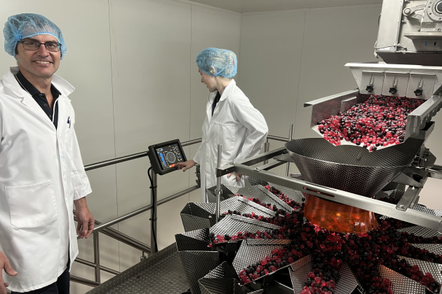 Raymond Wicks, general manager Kingsway Confectionery with the tna intelli-weigh omega series.