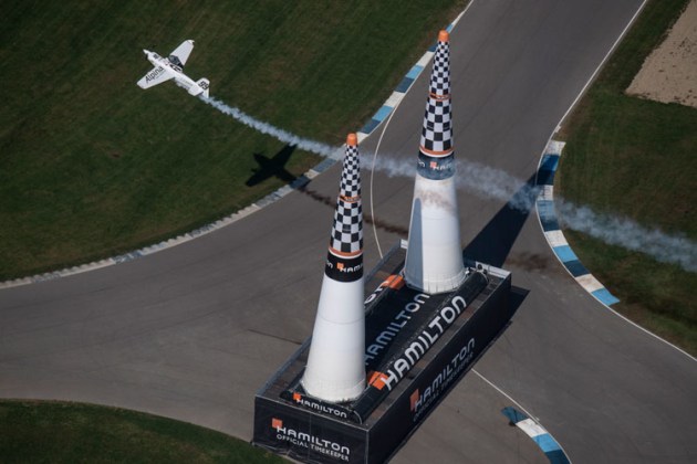 Home-town hero Michael Goulian on his way to a race win at Indianapolis on the weekend. (Joerg Mitter / Red Bull Content Pool)