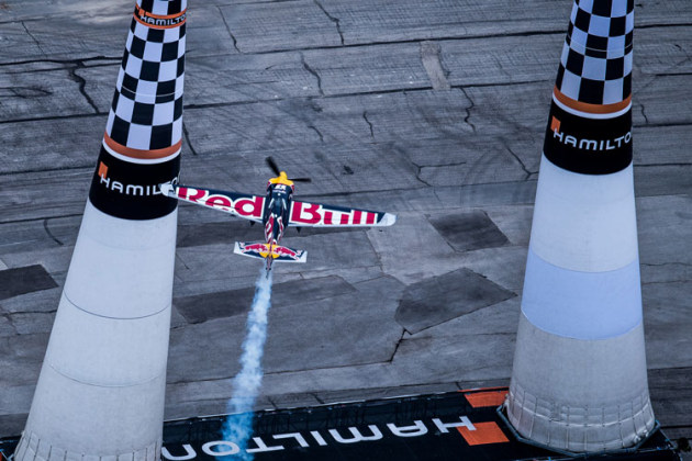 Czech Republic's Martin Sonka put in the flight of his life to snatch victory in Fort Worth and the 2018 Red Bull Air Race World Championship. (Pedrag Vuckovic / Red Bull Content Pool)