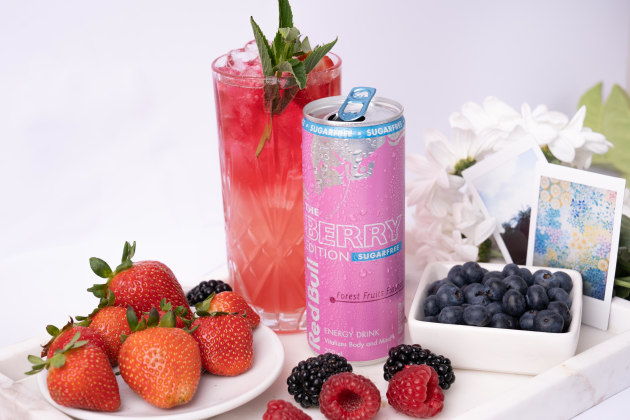 Red Bull is dressing pretty in pink, with the hotly anticipated launch of Red Bull Berry Edition Sugarfree. For the first time in Australia, the new Edition flavour will be released in a 473ml can size, alongside the classic 250ml.
Source: Red Bull