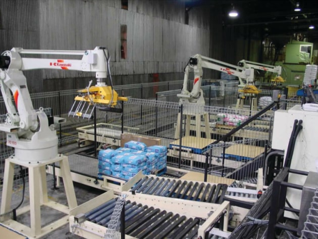An articulated robot palletiser. (Image: Diverseco)