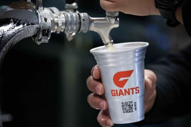 Reusable aluminium cups by WOSUP.