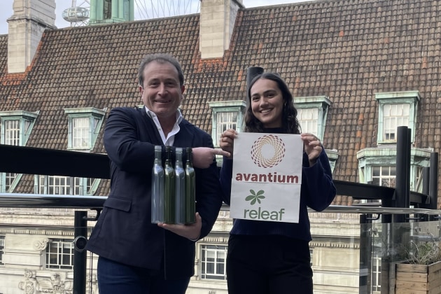 Santiago Navarro, CEO (left) and Keely Pakes, Innovation Executive, at Packamama