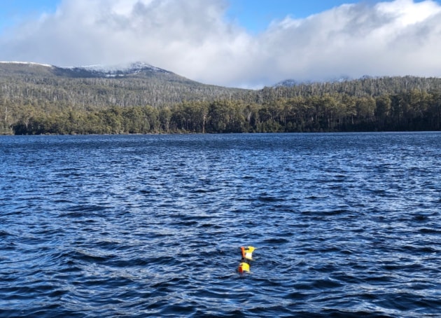 L3Harris Iver3 AUV operating live during the 2021 Winterfest at Lake Saint Clair in Tasmania. (Supplied)