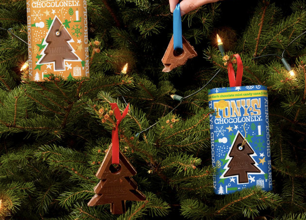 Ethical chocolate manufacturer, Tony&rsquo;s Chocolonely, has brought back its edible tree-shaped ornaments for the festive season, available in Milk Chocolate Gingerbread and vegan Dark Chocolate Candy Cane flavours.
Source: Tony's Chocolonely