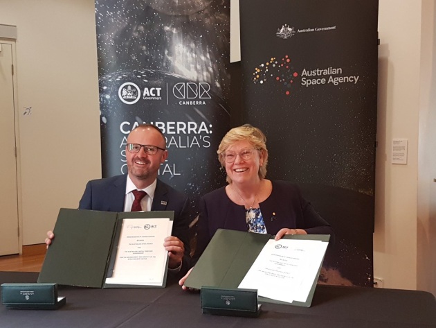 Space Agency head Megan Clarke and ACT Chief Minister Andrew Barr at the signing. ASA via Twitter