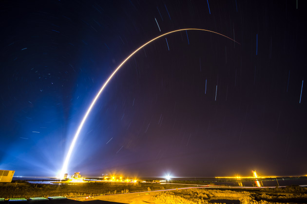 An Atlas V rocket carrying a Space Based Infrared System Geosynchronous Earth Orbit satellite for an Air Force mission lifts off from Cape Canaveral Air Force Station, Fla., Jan. 19, 2018. Credit: United Launch Alliance via US Department of Defense