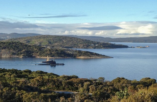 HMAS Farncomb sails into Albany, WA.
Defence