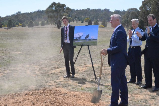 Deputy PM Michael McCormack turned the first soil for the construction of the satellite ground station.
Michael McCormack via Twitter