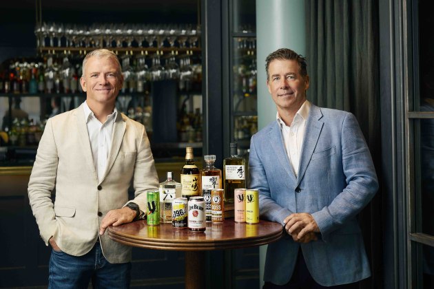 Beam Suntory MD Mark Hill and Frucor Suntory CEO Darren Fullerton announcing the launch of Suntory Oceania, a $3 billion partnership across alcohol and non-alcohol segments in Australia and New Zealand.