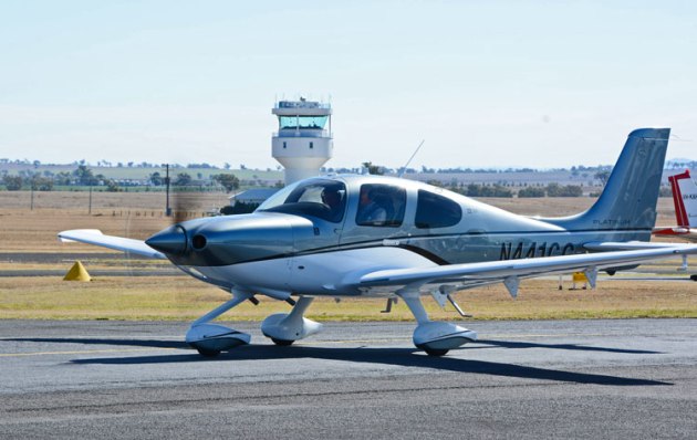 Australia's regional airports are in for a $100 million windfall if the Coalition government is re-elected. (Steve Hitchen)