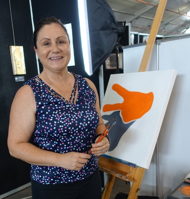 Tracey Pearce-Sampson, Timber Tools & Artisan's marketing guru and artist extraordinaire whipping up a painted logo for Black Dog institute.