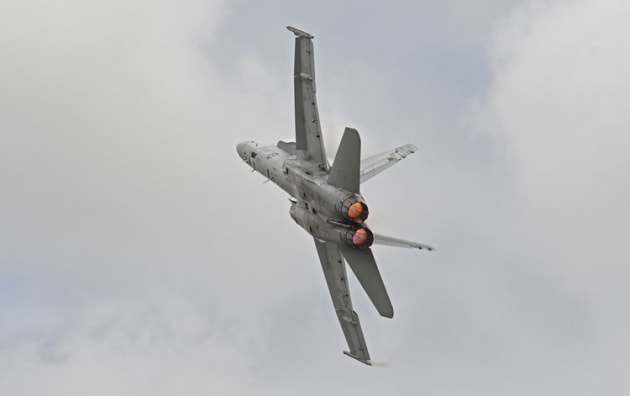 A farewell to arms: Jason "Easty" Easthope displayed a classic Hornet for the last time in front of an Australian audience. The type was retired from service at Williamtown the following day. (Steve Hitchen)