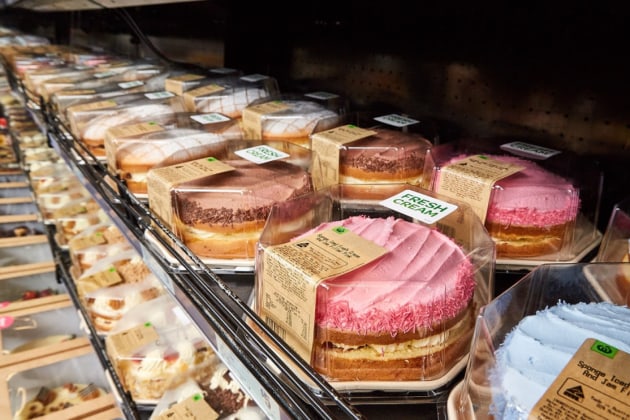 Woolworths Australia won a Silver Sustainability Special Award for replacing plastic trays with pulp-based trays nationally into all stores for over 50 of its in-store bakery products.
