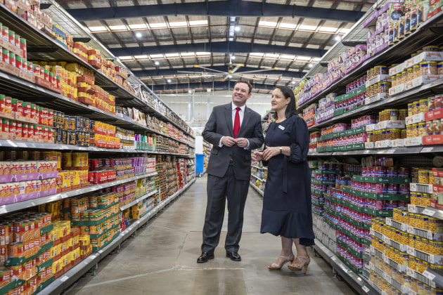 New South Wales Minister for Western Sydney, Stuart Ayres with Woolworths Director eCom B2C, Annette Karontoni at Woolworths new online Customer Fulfilment Centre in Lidcombe (NSW). Photo credit: Dallas Kilponen/Woolworths