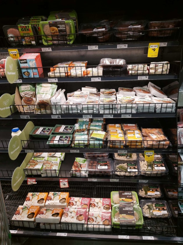 A new representative group for Australia&rsquo;s alternative protein sector has been launched. It will represent the sector in national policy discussions and ensure a collective voice for the burgeoning industry.
(Photo credit: Aglo Retail Intelligence, plant-based meat chilled section of Woolworths' Bankstown, NSW store.)